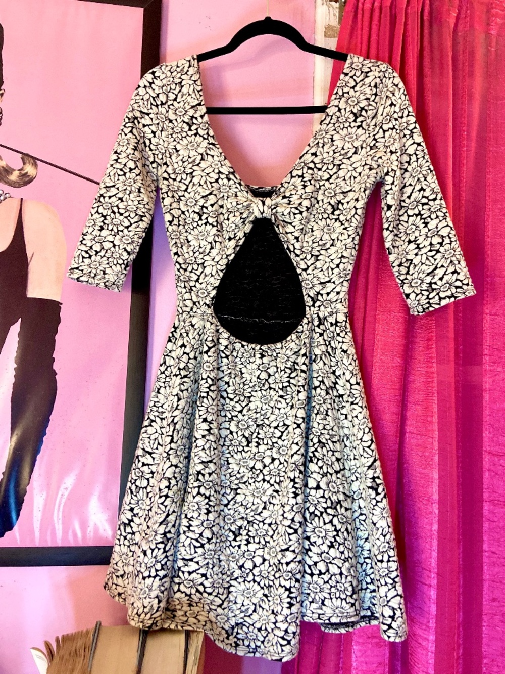 Y2k Hollister Daisy Fit and Flare Mini Dress Key Hole Back Floral Women’s Medium